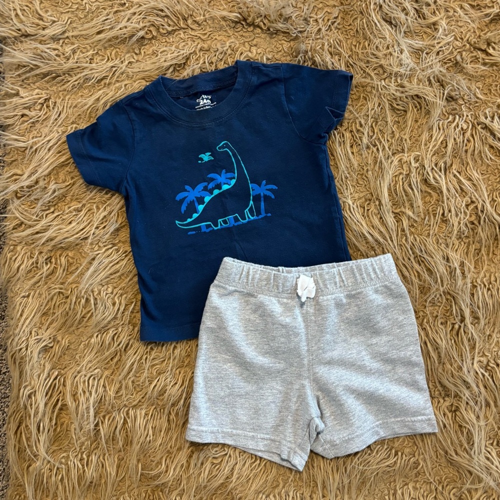 Boys Carter's Navy Dinosaur 🦕 Tee and Light Gray Shorts Set 2 piece 24mo Summer